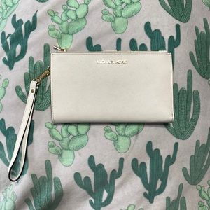White Michael Kors Wallet/Phone holder